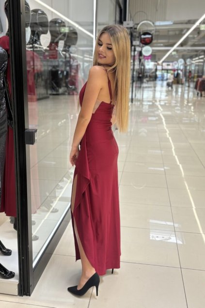 Dlhé bordové obtiahnuté šaty