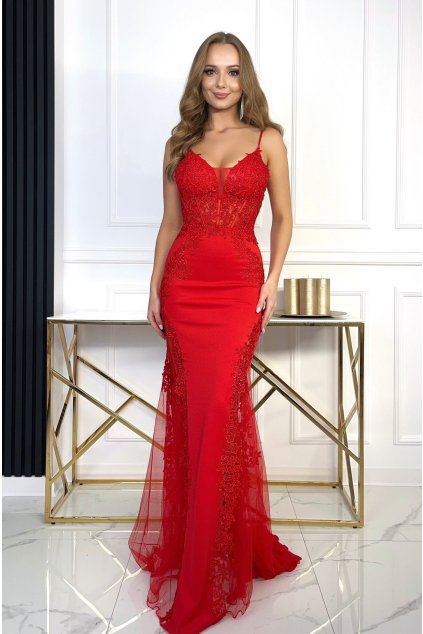 Dlhé úzke červené šaty s krajkou