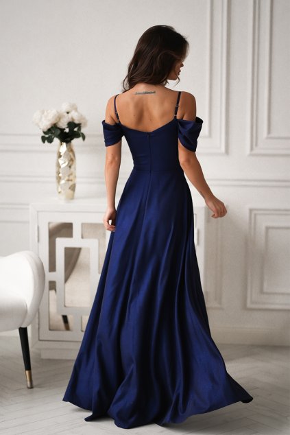 Dlhé tmavomodré lesklé šaty s padavými rukávmi 330/10