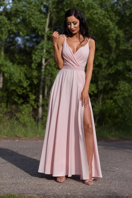 Dlhé púdrové šaty Elle s rozparkom bez trblietok 800/13