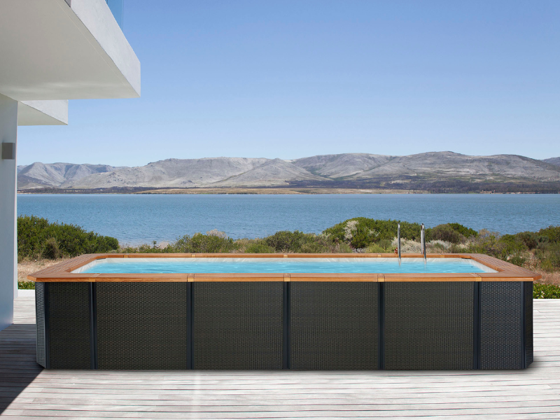 Bazén středobodem vaší zahrady: Italská elegance a systém obložení SOLAIRE