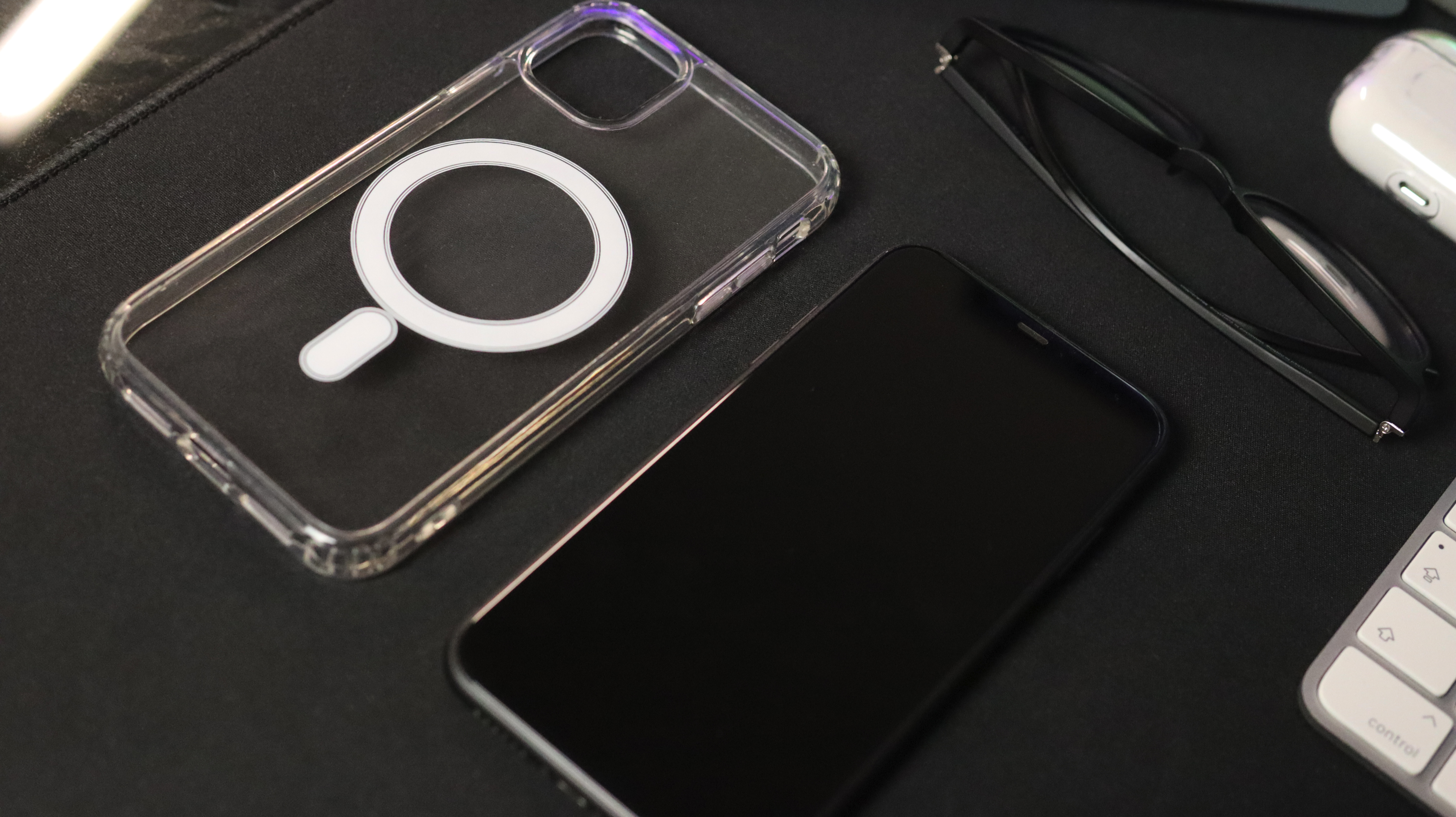 Magsafe-Case-Transparent2