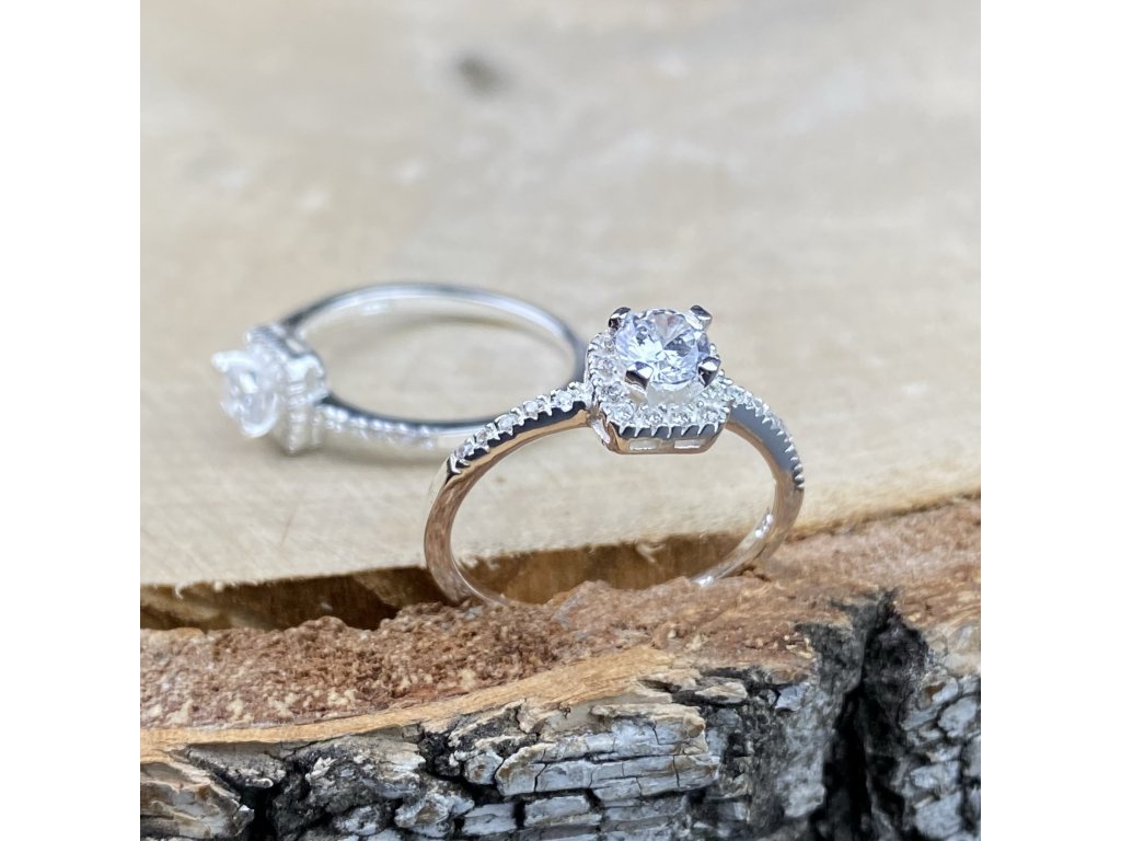 Stříbrný prsten se Zirkony  Ag 925/1000