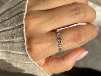 Stříbrný prstýnek KARA