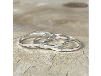 Stříbrný prsten kroužek Hammered  Ag 925/1000