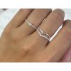 Stříbrný prstýnek Double Chevron se Zirkony (3)