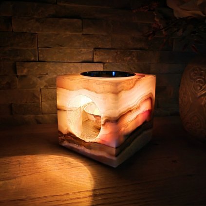 Aromalampa z přírodního kamene  10 * 10 cm, 2 kg, pákistánský onyx, na vonné oleje, 2 kovové mističky