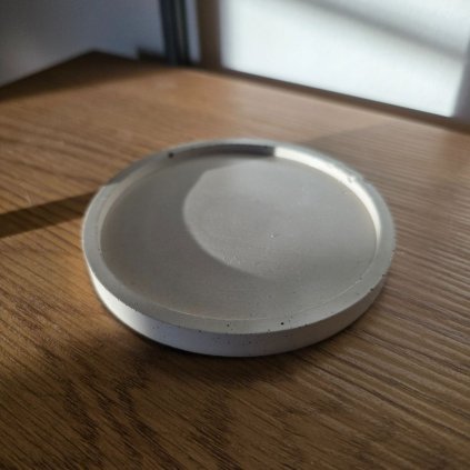 Betonový podtácek  průměr 10 cm, ruční výroba v ČR, s impregnací, na svíčky i hrneček
