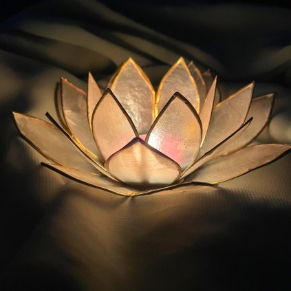 symbiotickycz mindfulness meditace slowliving relax relaxace pohoda odpocinek svicen teplo svetlo prirodni priroda nature (3)
