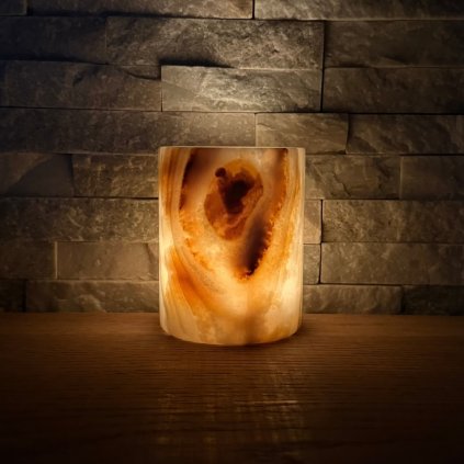 Svícen válec M - Prvopočátek  konkrétní kus z fotek, jedinečný originál, výška cca 9,5 cm