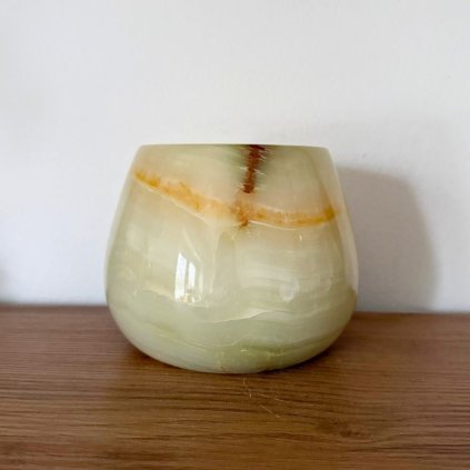 Svícen kónický L - Letmý dotek  konkrétní kus z fotek, jedinečný originál, průměr 12,5 cm