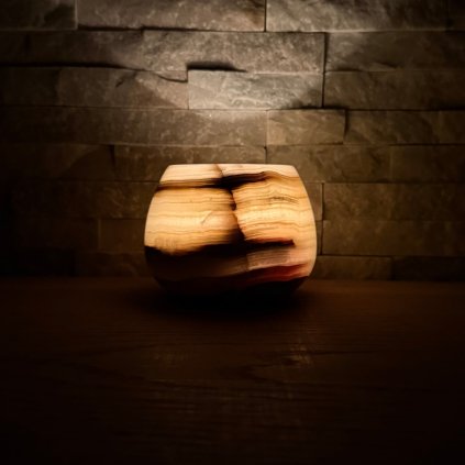 Svícen kónický M - Skryté vrstvy  konkrétní kus z fotek, jedinečný originál, průměr 9,5 cm