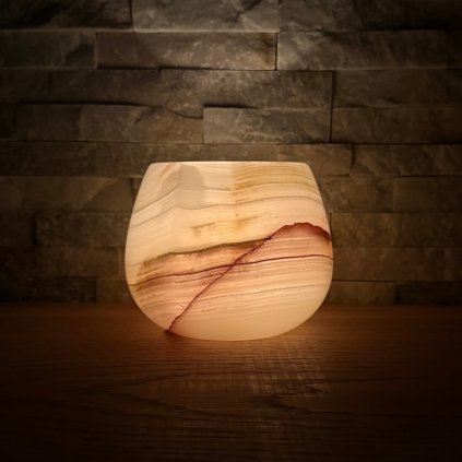 Svícen kónický L - Něžný dotek  konkrétní kus z fotek, jedinečný originál, průměr 12,5 cm