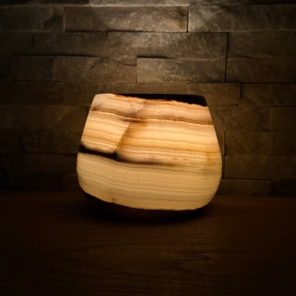 Svícen kónický L - Strážce domova  konkrétní kus z fotek, jedinečný originál, průměr 12,5 cm