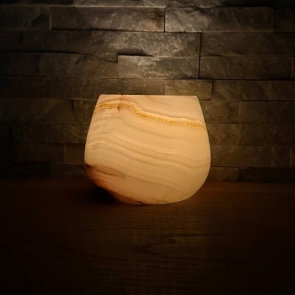 Svícen kónický L - Klidná náruč  konkrétní kus z fotek, jedinečný originál, průměr 12,5 cm