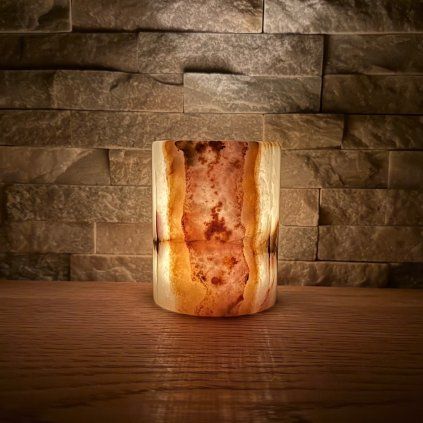 Svícen válec M - Pravá láska  konkrétní kus z fotek, jedinečný originál, výška cca 9,5 cm