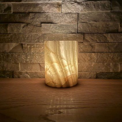 Svícen válec M - Lesní cesta  konkrétní kus z fotek, jedinečný originál, výška cca 9,5 cm