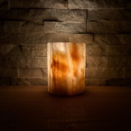 Svícen válec M - Vnitřní žár  konkrétní kus z fotek, jedinečný originál, výška cca 9,5 cm