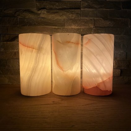 symbiotickycz onyx kamen prirodnikamen onyxovy svicen svicka lampicka svetlo energie meditace relax odpocinek teplesvetlo teplo slowliving pohoda (7)