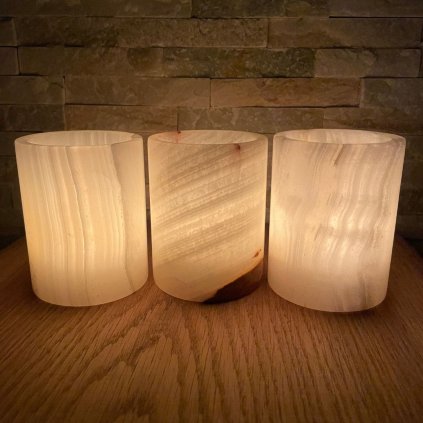 symbiotickycz onyx kamen prirodnikamen onyxovy svicen svicka lampicka svetlo energie meditace relax odpocinek teplesvetlo teplo slowliving pohoda