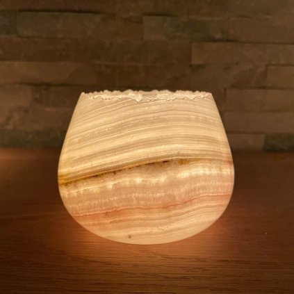 symbiotickycz onyx kamen prirodnikamen onyxovy svicen svicka lampicka svetlo energie meditace relax odpocinek teplesvetlo teplo slowliving pohoda (2)