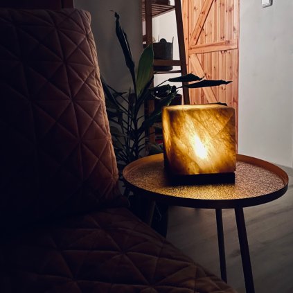 symbiotickycz solnalampa sul himalajskasul fengshui kostka pyramida sedasul saltlamp salt nature light svetlo