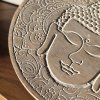 Dřevěný úložný box Buddha  průměr 17,5 cm, bílá rytina, na drobné předměty