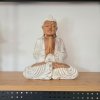 Dřevěná socha Buddhy - Anjali mudra  ze suarového dřeva, výška 30 cm, bílá patina