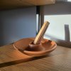 Terakotový stojánek na vykuřovadla  pro Palo Santo, vonné tyčinky, cihlová barva, průměr 13,5 cm