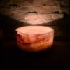 Svícen z přírodního kamene široký  průměr 13 cm, pákistánský onyx, na čajovou svíčku