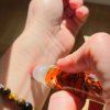 Esenciální olej Roll-On – Probuzení síly  10 ml, s červeným jaspisem, energizující vůně, podpora vitality