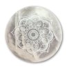 Energetický podtácek ze selenitu  se symbolem mandaly, průměr 8 cm, původ Maroko