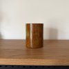 Svícen válec M - Dotek přírody  konkrétní kus z fotek, jedinečný originál, výška cca 9,5 cm