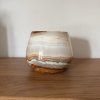 Svícen kónický L - Energetické vlny  konkrétní kus z fotek, jedinečný originál, průměr 12,5 cm