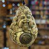 Feng Shui přívěsek - Bůh hojnosti  z mosazi, dle principu Feng Shui, symbol Caishen, závěsný