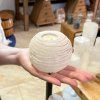 Selenitový svícen kulatý  na čajové svíčky, přírodní selenit, průměr 8 cm, původ Maroko