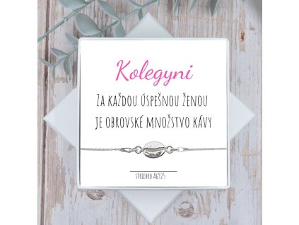 darček pre kolegnu kavopička náraok strieborný s kavovym zrnom v darčekovej krabičke s textom