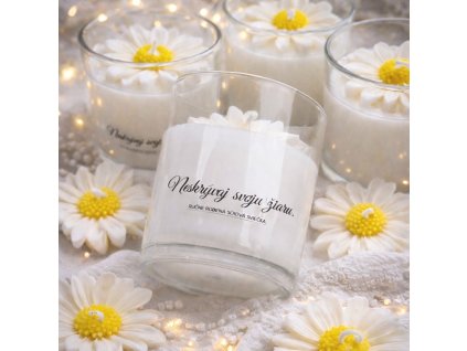 Ručne robené sviečky s kvetmi