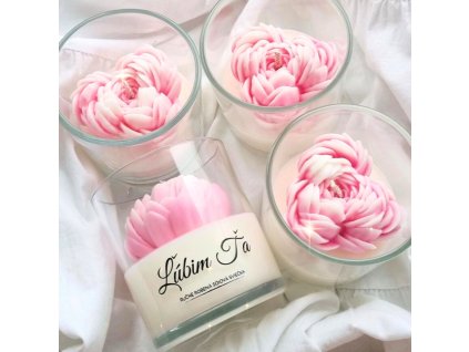 sojova sviečka kvet srdiečko ruža s napisom lubim ta