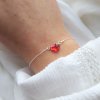 strieborný náramok so swarovski srdiečkom červeným darček