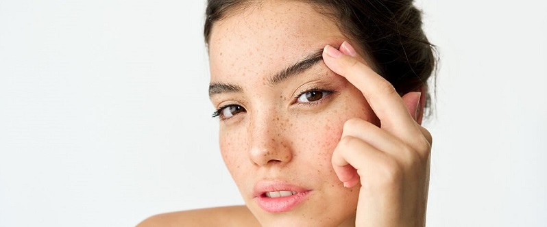 Permanentní make-up nebo sérum na obočí?