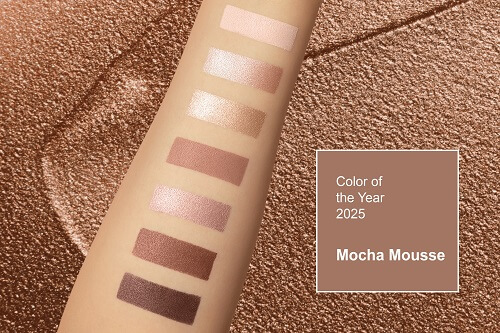 barva-roku-mocha-mousse