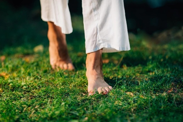 Earthing / Grounding: co to je a proč se o tom mluví