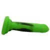 Zelené dildo Had položené na boku