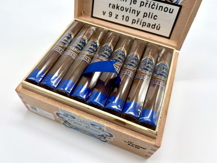Don Pepín García Invictos Robusto