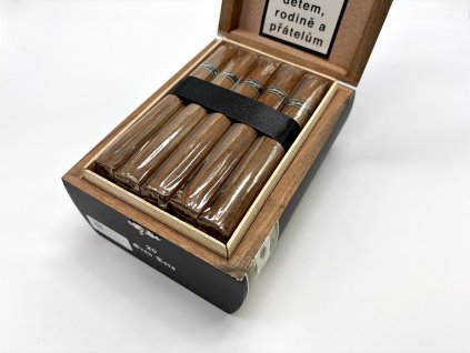 Tatuaje Black Label Gran Toro