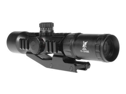 Delta Armory puškohled s podsvícením a krytkami 1,5-5X40BE - černý