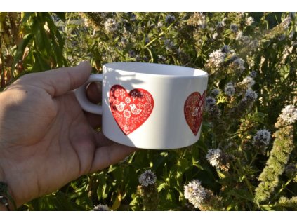 folklorní srdícka červená