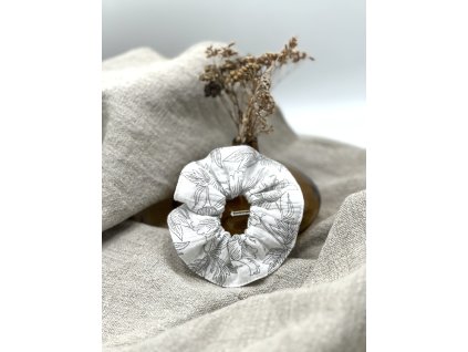 Mušelínová gumička - bílá s šedým detailem