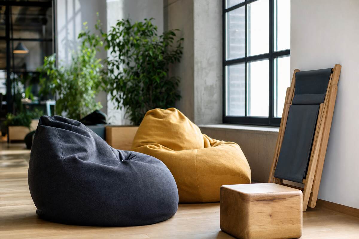 Sedací vaky Comfort Sako a lehátko Aluminium v moderní kanceláři TAEDA